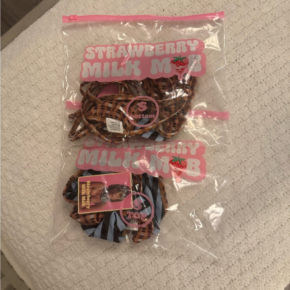 Strawberry Milk Mob Barracuda Top & Tootsie Bottom - Picture 6 of 6